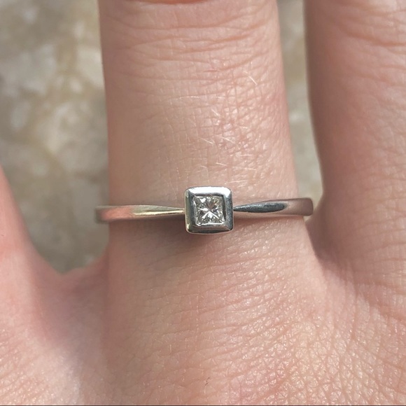 Princess Diamond White Gold Bezel Vintage Solitaire Ring - Picture 8 of 13